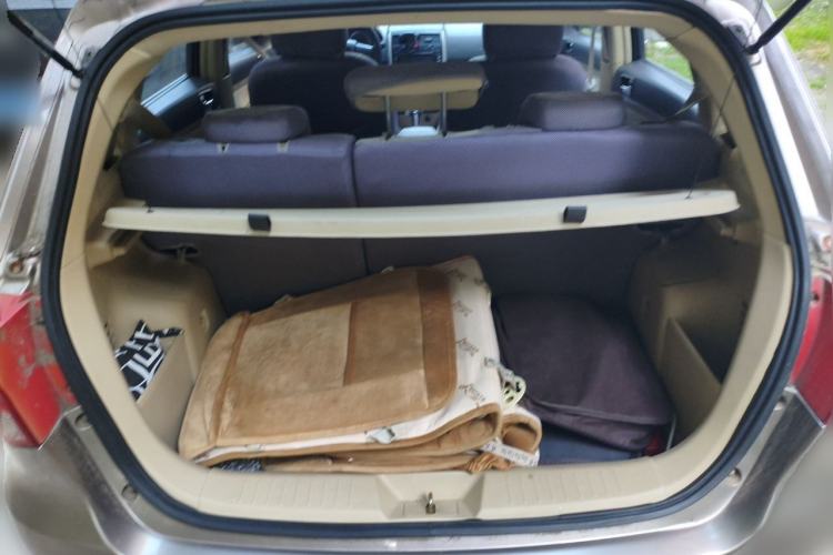 Used BAIC E Series 2012 Hatchback 1.5L Automatic Leshang Version Trunk