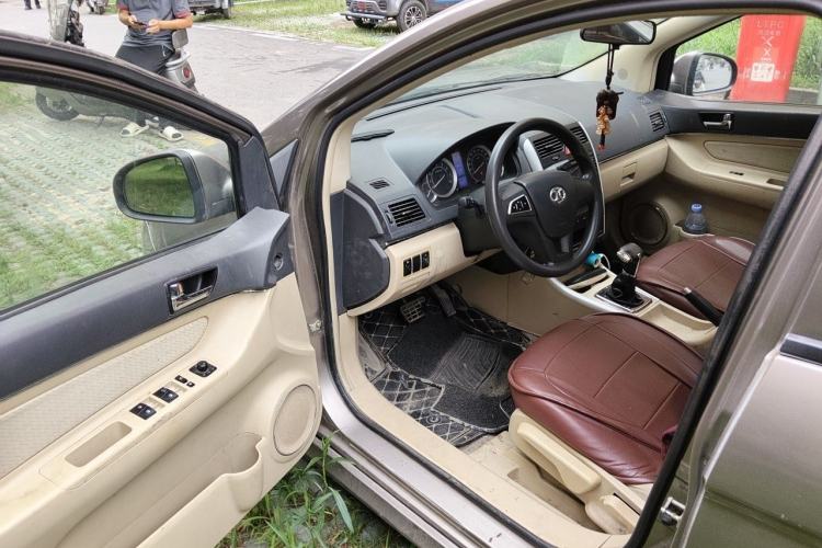 Used BAIC E Series 2013 Sedan 1.5L Automatic Leshang Edition Driver Seat