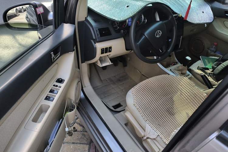 Used BAIC E Series 2013 Sedan 1.3L Manual Special Offer Edition Driver Seat