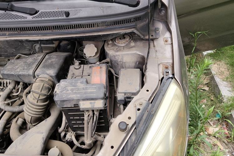 Used BAIC E Series 2013 Sedan 1.5L Automatic Leshang Edition Engine Bay Left