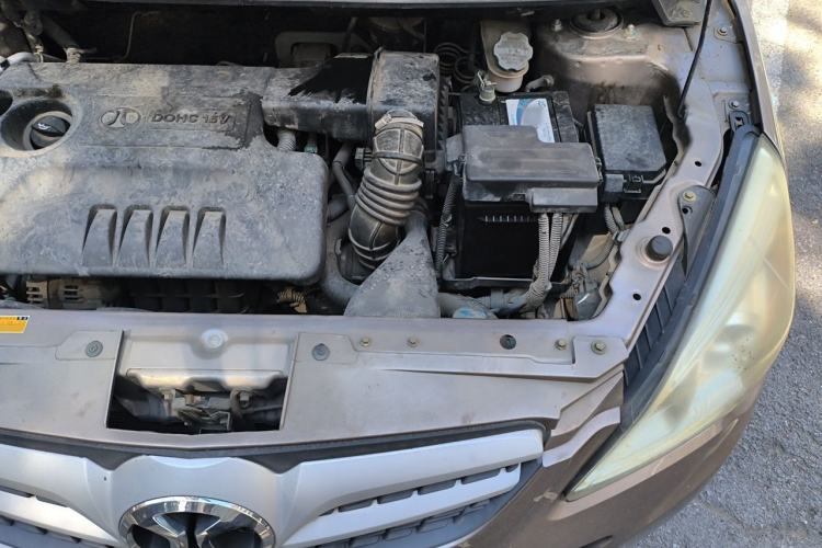 Used BAIC E Series 2013 Sedan 1.3L Manual Special Offer Edition Engine Bay Left