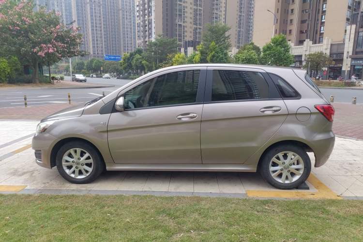 Used BAIC E Series 2013 Hatchback 1.5L Automatic Lotte Edition Exterior 5