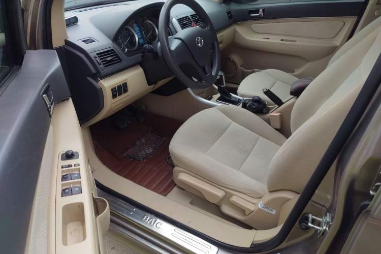 Used BAIC E Series 2013 Hatchback 1.5L Automatic Lotte Edition Interior 2