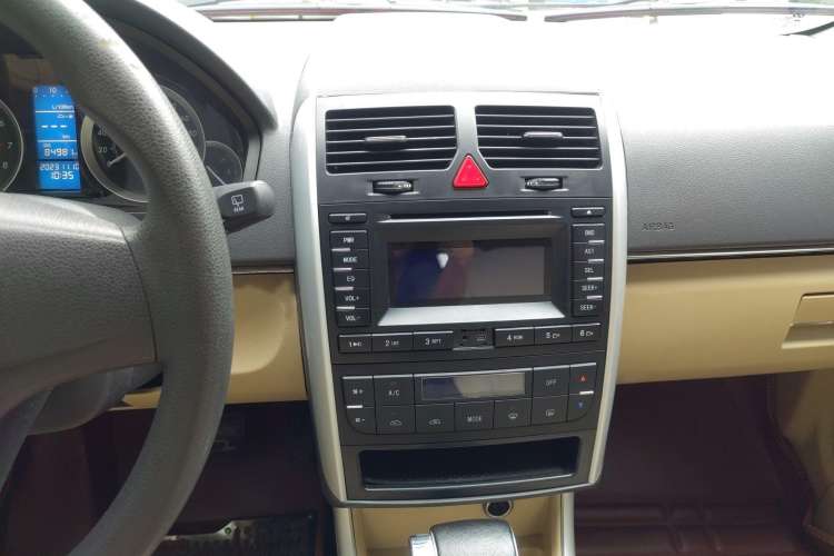 Used BAIC E Series 2013 Hatchback 1.5L Automatic Lotte Edition Interior 5