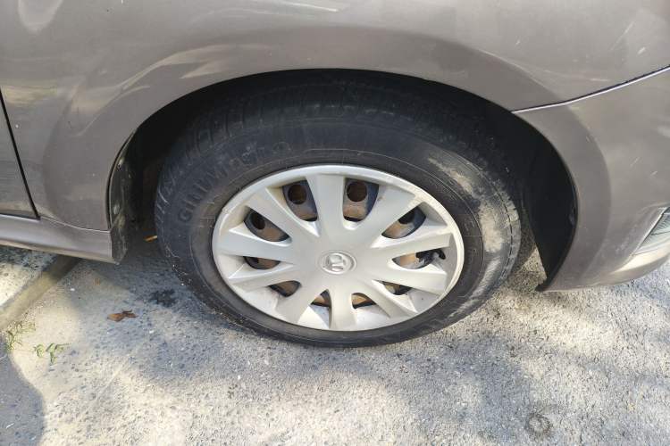 Used BAIC E Series 2013 Sedan 1.3L Manual Special Offer Edition Right Front Wheel Hub