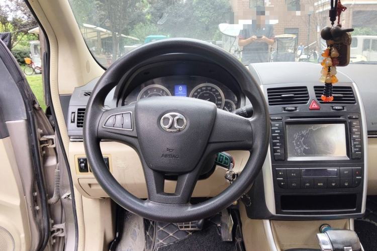 Used BAIC E Series 2013 Sedan 1.5L Automatic Leshang Edition Steering Wheel
