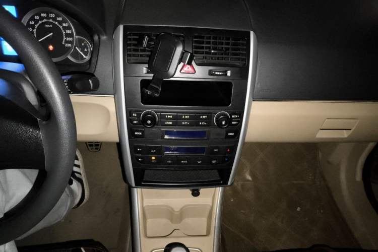 Used BAIC E Series 2013 Sedan 1.3L Manual Joy Edition Audio And AC Panel