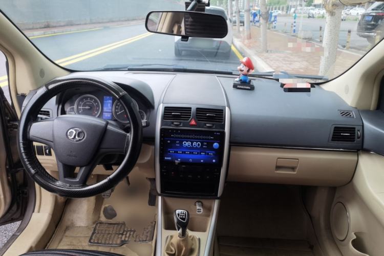 Used BAIC E Series 2013 Hatchback 1.5L Manual Lotte Edition Center Console