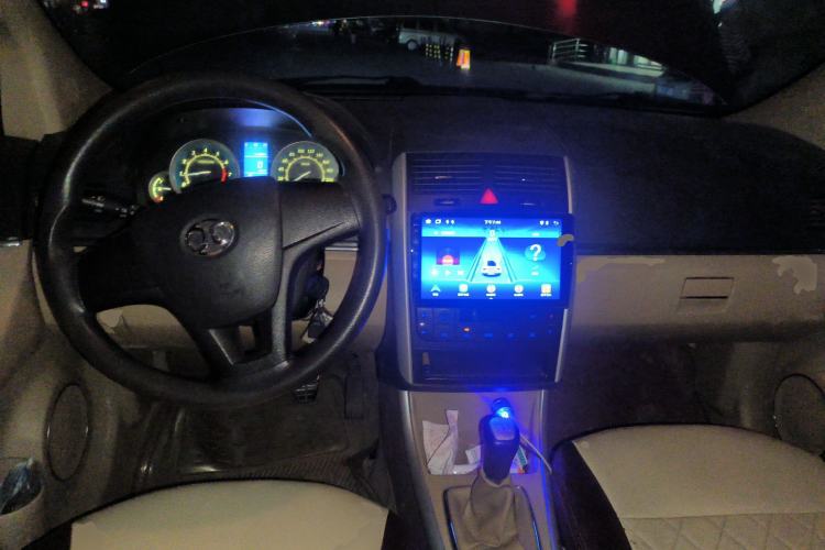 Used BAIC E Series 2013 Sedan 1.5L Manual Lotte Edition Center Console