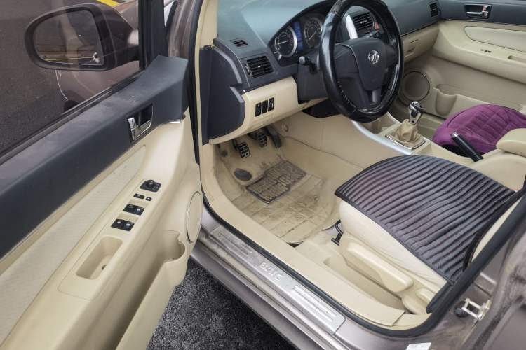 Used BAIC E Series 2013 Hatchback 1.5L Manual Lotte Edition Driver Seat
