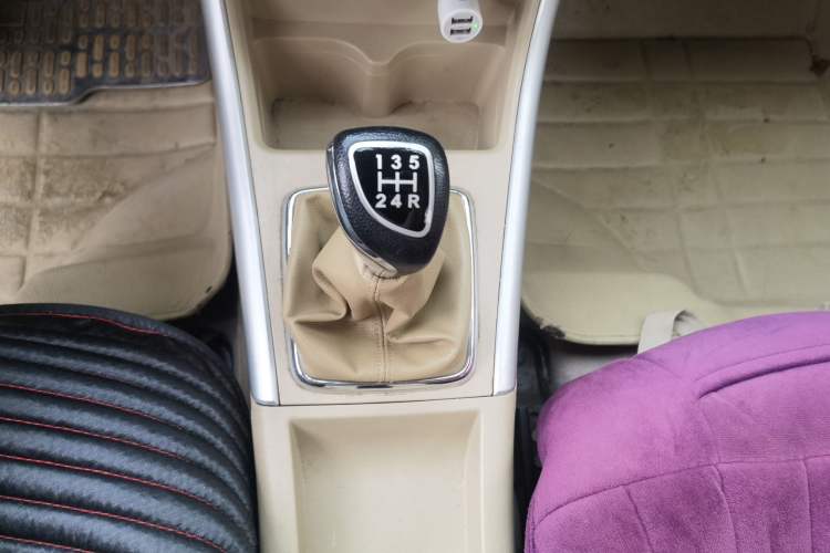 Used BAIC E Series 2013 Hatchback 1.5L Manual Lotte Edition Gear Lever