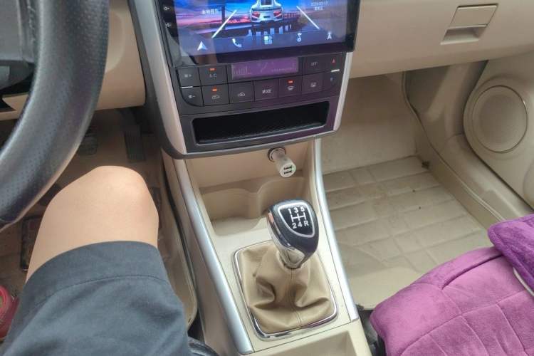 Used BAIC E Series 2013 Hatchback 1.5L Manual Lotte Edition Gear Lever