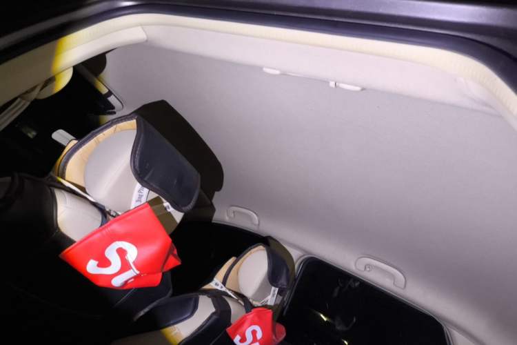 Used BAIC E Series 2013 Sedan 1.3L Manual Joy Edition Headliner