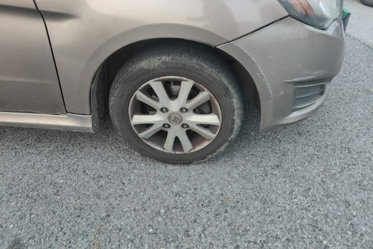 Used BAIC E Series 2013 Sedan 1.5L Manual Lotte Edition Right Front Wheel Hub