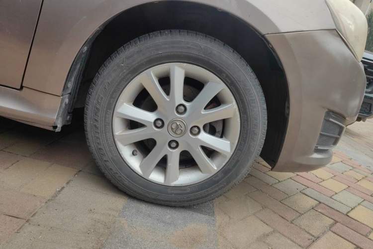 Used BAIC E Series 2013 Hatchback 1.5L Manual Lotte Edition Right Front Wheel Hub