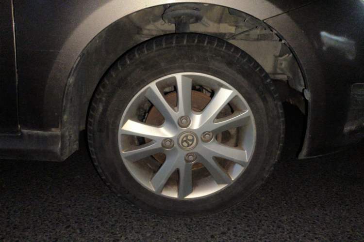 Used BAIC E Series 2013 Sedan 1.5L Manual Lotte Edition Right Front Wheel Hub
