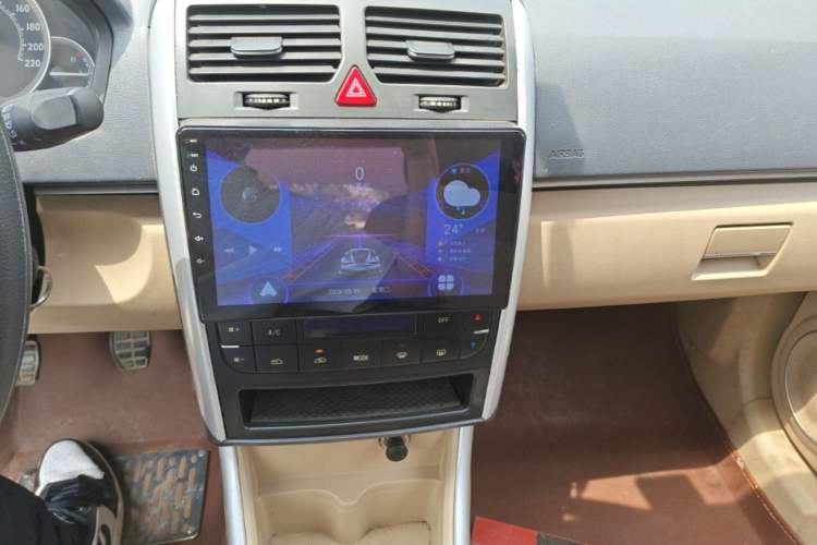 Used BAIC E Series 2013 Sedan 1.3L Manual Special Offer Edition Audio And AC Panel