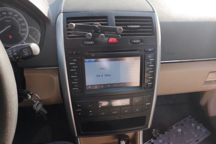 Used BAIC E Series 2013 Sedan 1.5L Manual Leshang Version Audio And AC Panel