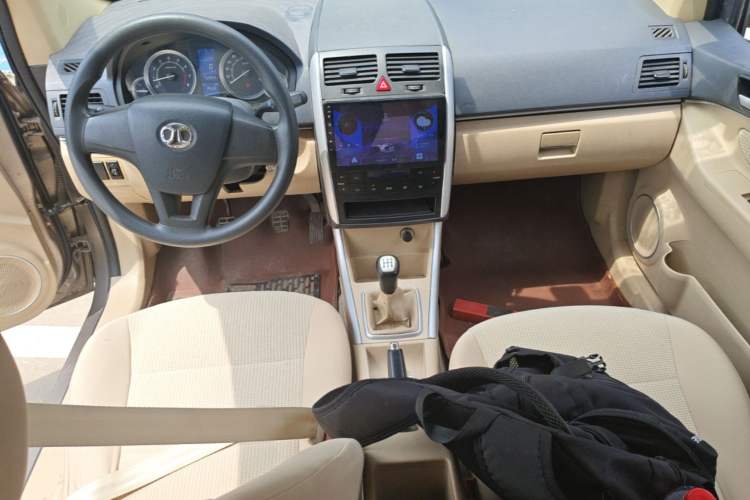 Used BAIC E Series 2013 Sedan 1.3L Manual Special Offer Edition Center Console