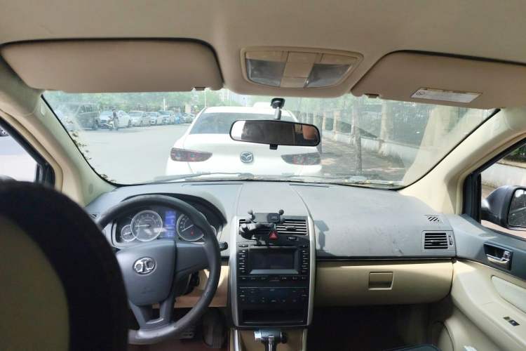 Used BAIC E Series 2013 Hatchback 1.5L Automatic Lotte Edition Center Console