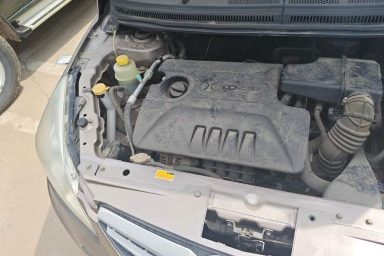 Used BAIC E Series 2013 Sedan 1.3L Manual Special Offer Edition Engine Bay Right