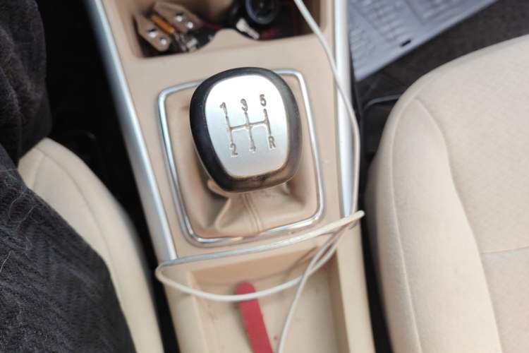 Used BAIC E Series 2013 Sedan 1.5L Manual Leshang Version Gear Lever