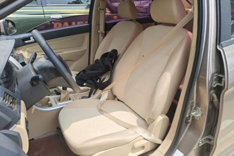 Used BAIC E Series 2013 Sedan 1.3L Manual Special Offer Edition Left Front Seat