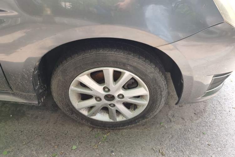 Used BAIC E Series 2013 Hatchback 1.5L Automatic Lotte Edition Right Front Wheel Hub