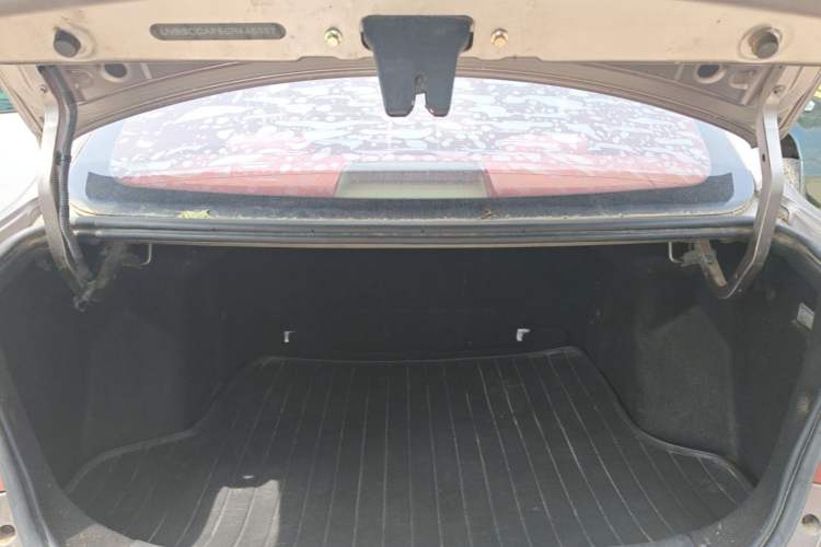 Used BAIC E Series 2013 Sedan 1.3L Manual Special Offer Edition Trunk