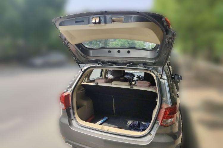 Used BAIC E Series 2013 Hatchback 1.5L Automatic Lotte Edition Trunk