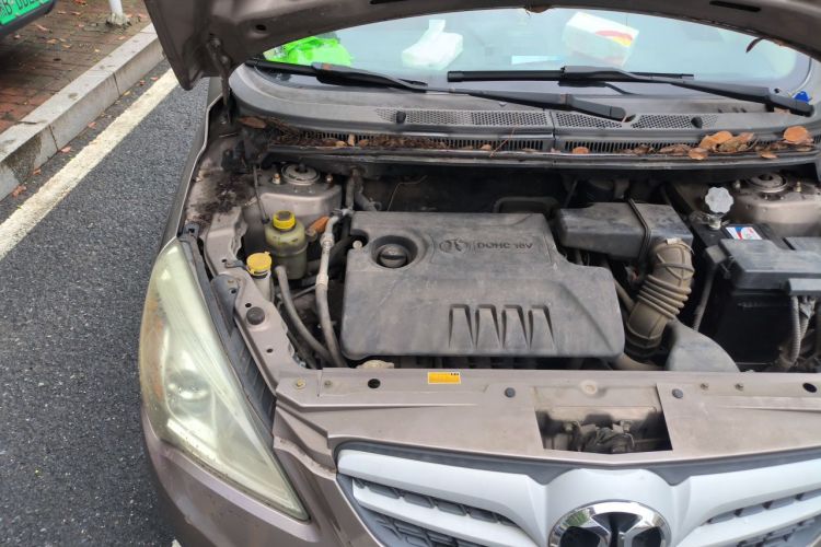 Used BAIC E Series 2013 Sedan 1.3L Manual Special Offer Edition Engine Bay Right