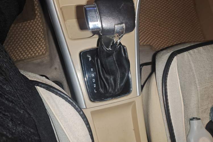 Used BAIC E Series 2013 Hatchback 1.5L Automatic Lotte Edition Gear Lever
