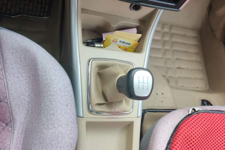 Used BAIC E Series 2013 Sedan 1.5L Manual Lotte Edition Gear Lever