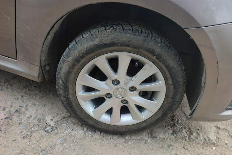 Used BAIC E Series 2013 Sedan 1.5L Manual Lotte Edition Right Front Wheel Hub