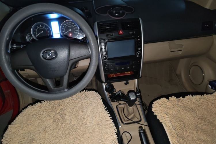 Used BAIC E Series 2013 Sedan 1.3L Manual Special Offer Edition Center Console