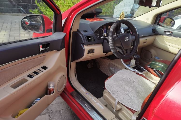 Used BAIC E Series 2013 Sedan 1.5L Automatic Lotte Edition Driver Seat