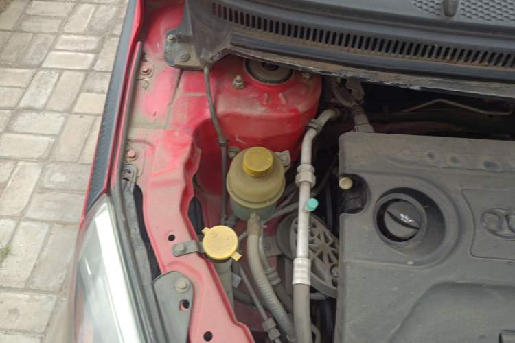 Used BAIC E Series 2013 Sedan 1.5L Automatic Lotte Edition Engine Bay Right