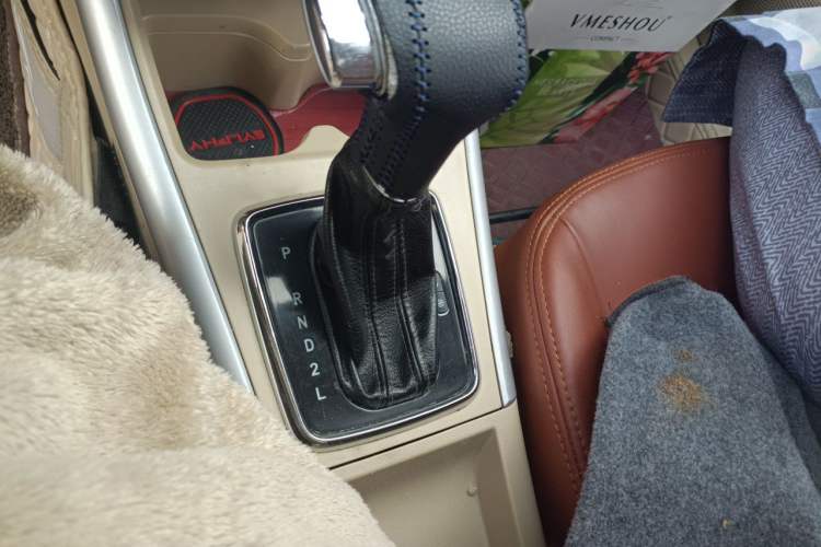Used BAIC E Series 2013 Sedan 1.5L Automatic Lotte Edition Gear Lever
