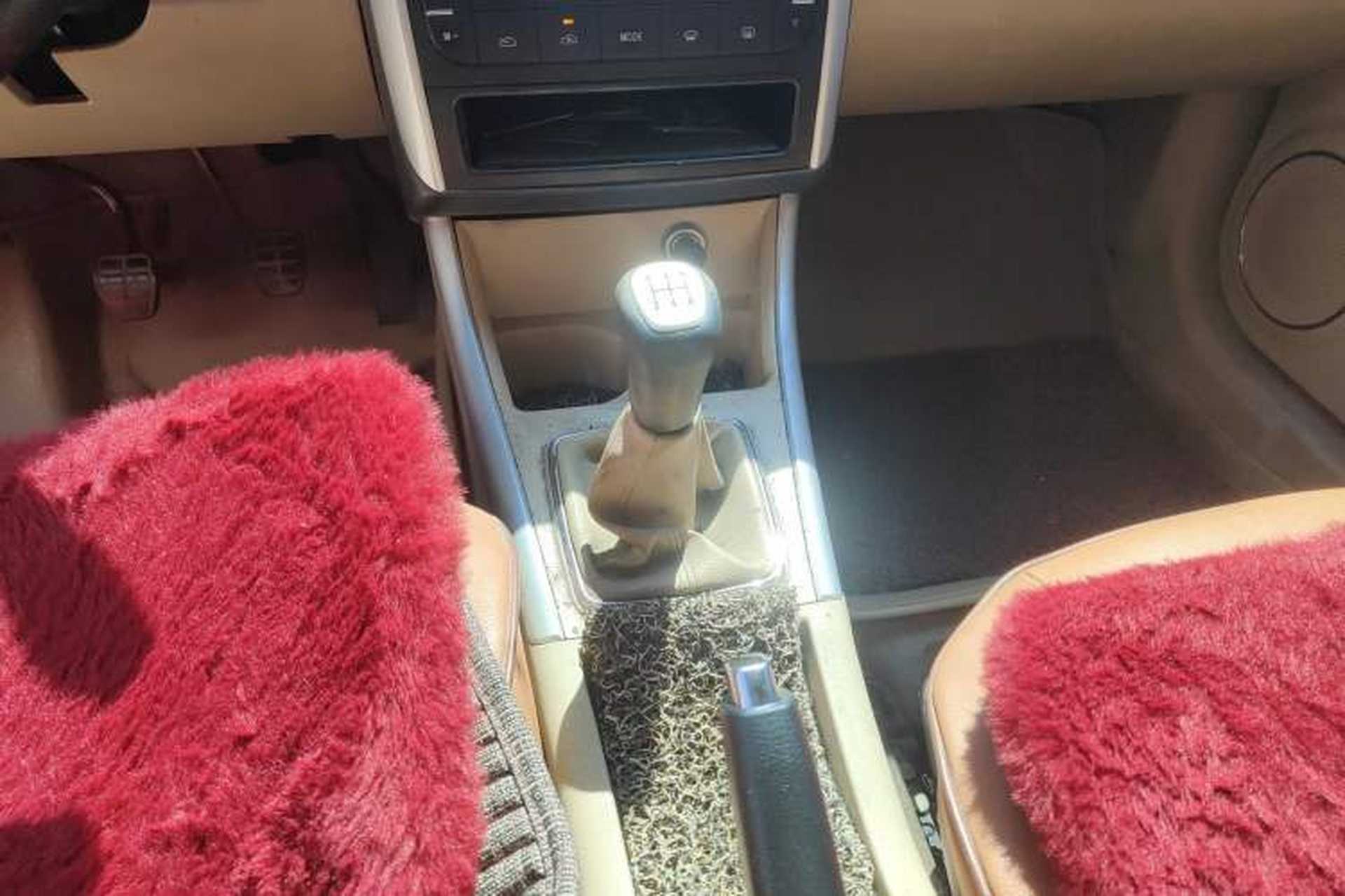 Used BAIC E Series 2013 Sedan 1.5L Manual Lotte Edition Gear Lever