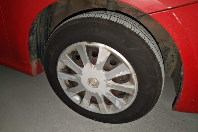Used BAIC E Series 2013 Sedan 1.3L Manual Special Offer Edition Right Front Wheel Hub