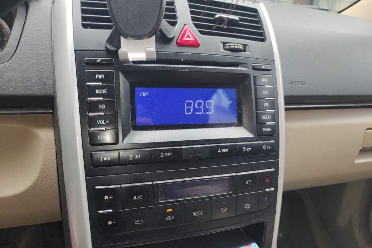 Used BAIC E Series 2013 Sedan 1.5L Manual Lotte Edition Audio And AC Panel