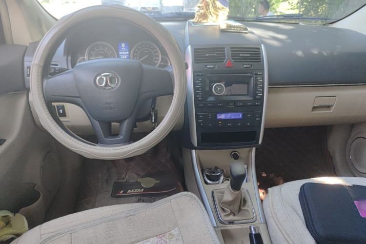 Used BAIC E Series 2013 Sedan 1.3L Manual Lotte Edition Center Console
