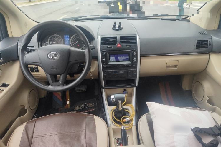 Used BAIC E Series 2013 Sedan 1.5L Automatic Lotte Edition Center Console