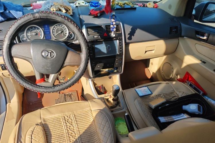 Used BAIC E Series 2013 Sedan 1.3L Manual Special Offer Edition Center Console