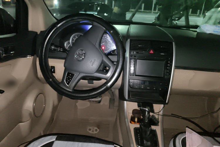 Used BAIC E Series 2013 Hatchback 1.5L Automatic Lotte Edition Center Console