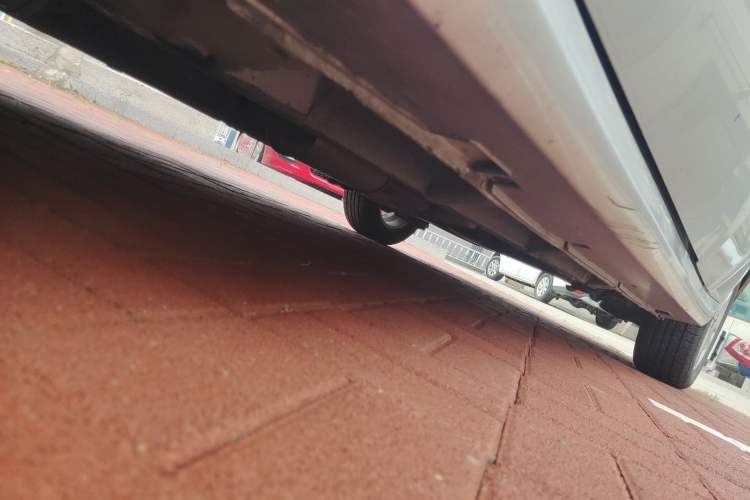 Used BAIC E Series 2013 Sedan 1.5L Manual Lotte Edition Chassis Front Left