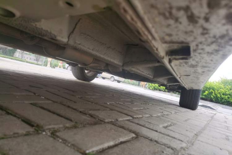 Used BAIC E Series 2013 Sedan 1.5L Manual Leshang Version Chassis Front Left