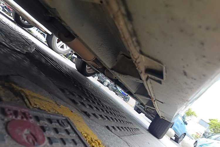 Used BAIC E Series 2013 Sedan 1.5L Automatic Leshang Edition Chassis Front Left