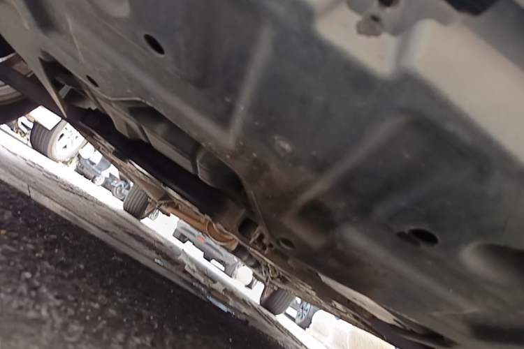 Used BAIC E Series 2013 Sedan 1.5L Automatic Leshang Edition Chassis Front