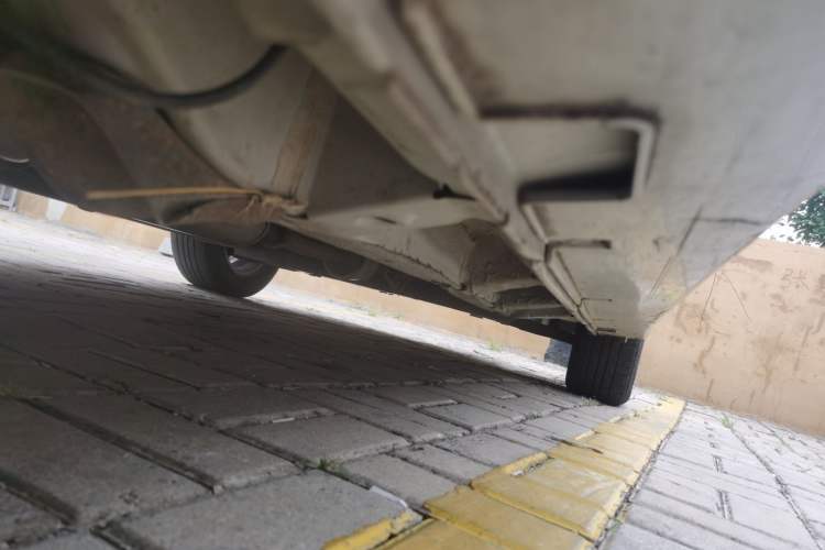 Used BAIC E Series 2013 Sedan 1.5L Manual Leshang Version Chassis Rear Right